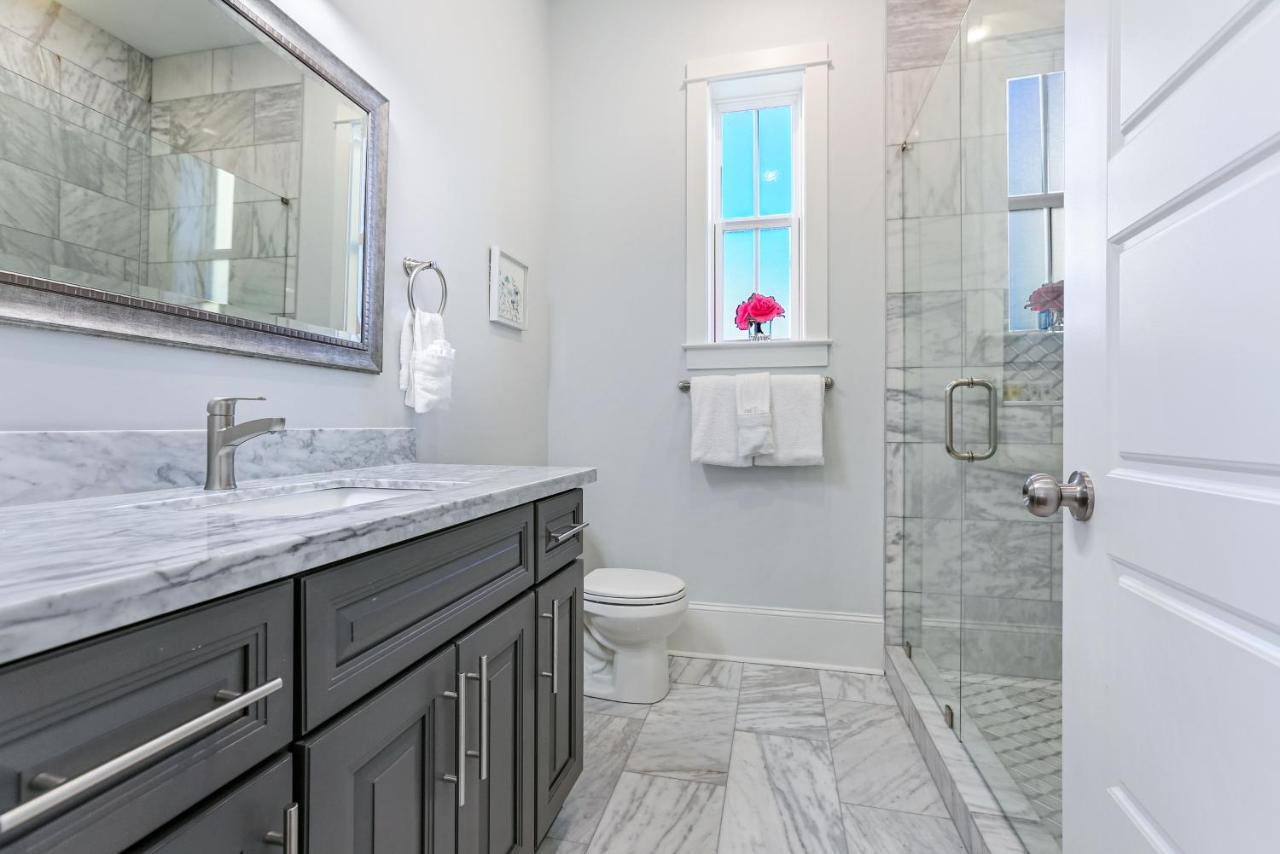 Hosteeva Chic Urban Retreat W Pool Steps To St Charles Ave And Near Bourbon St Apartment New Orleans Ngoại thất bức ảnh