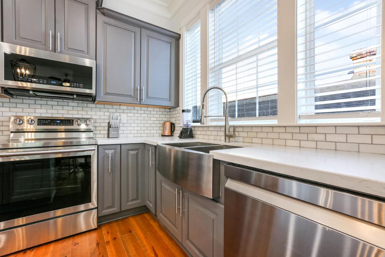Hosteeva Chic Urban Retreat W Pool Steps To St Charles Ave And Near Bourbon St Apartment New Orleans Ngoại thất bức ảnh