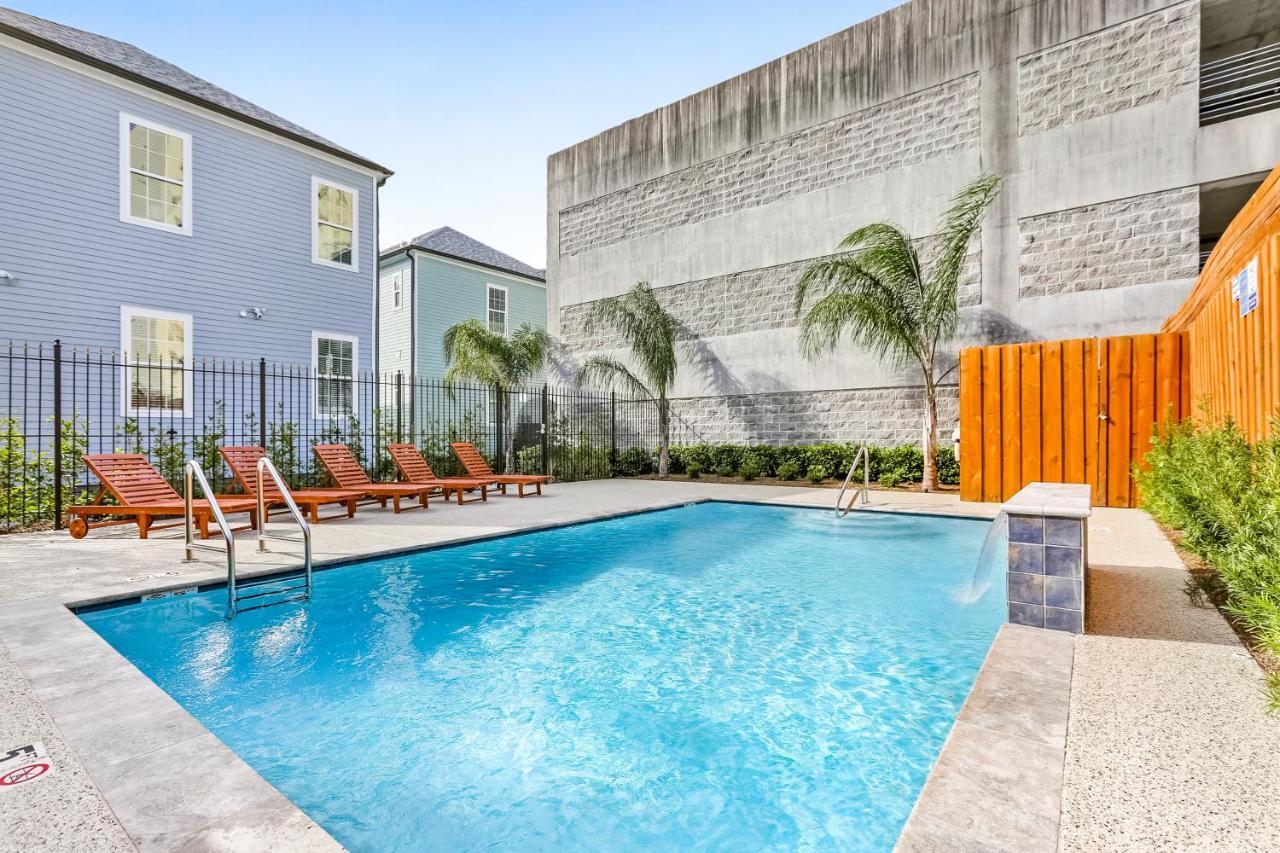 Hosteeva Chic Urban Retreat W Pool Steps To St Charles Ave And Near Bourbon St Apartment New Orleans Ngoại thất bức ảnh